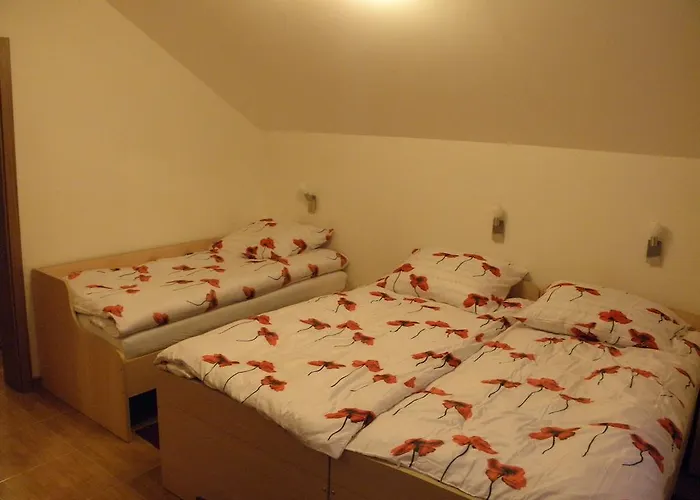 And Restaurant Ana بيت ضيافة 3*