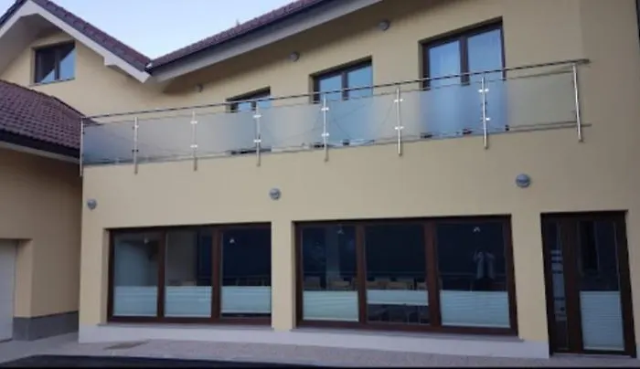 And Restaurant Ana بيت ضيافة 3*